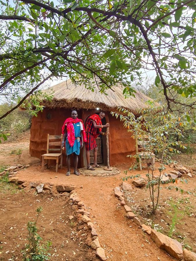 Africa Safari Maasai Boma Camping Serengeti Ngoại thất bức ảnh